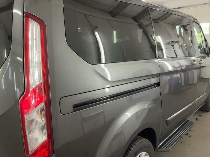 Ford Tourneo Custom 2.0 TDCi 320 L1 Tourneo Titanium — zdjęcie 6