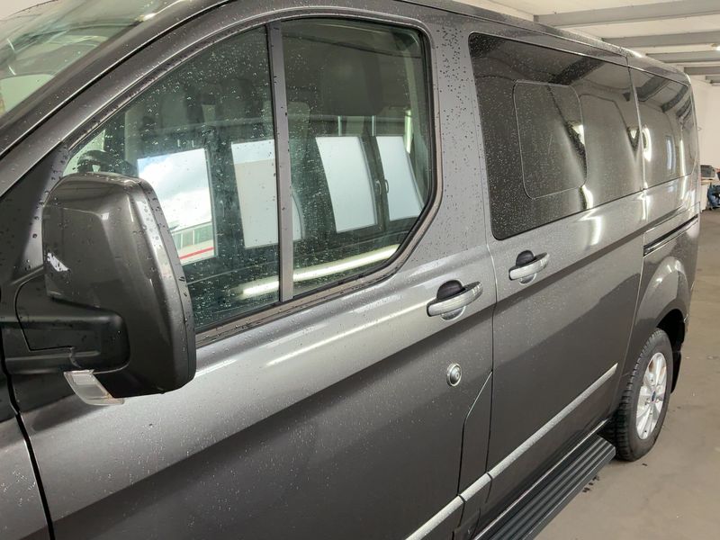 Ford Tourneo Custom 2.0 TDCi 320 L1 Tourneo Titanium — zdjęcie 4