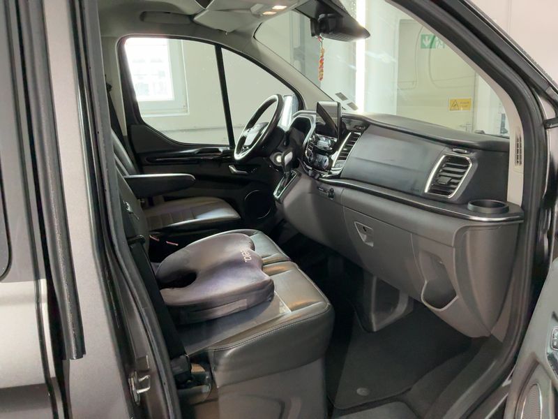 Ford Tourneo Custom 2.0 TDCi 320 L1 Tourneo Titanium — zdjęcie 11