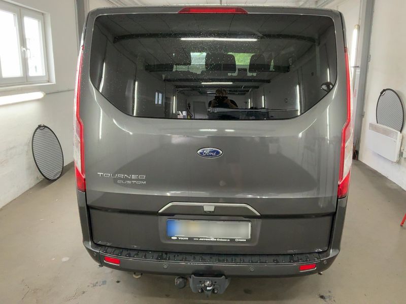 Ford Tourneo Custom 2.0 TDCi 320 L1 Tourneo Titanium — zdjęcie 5