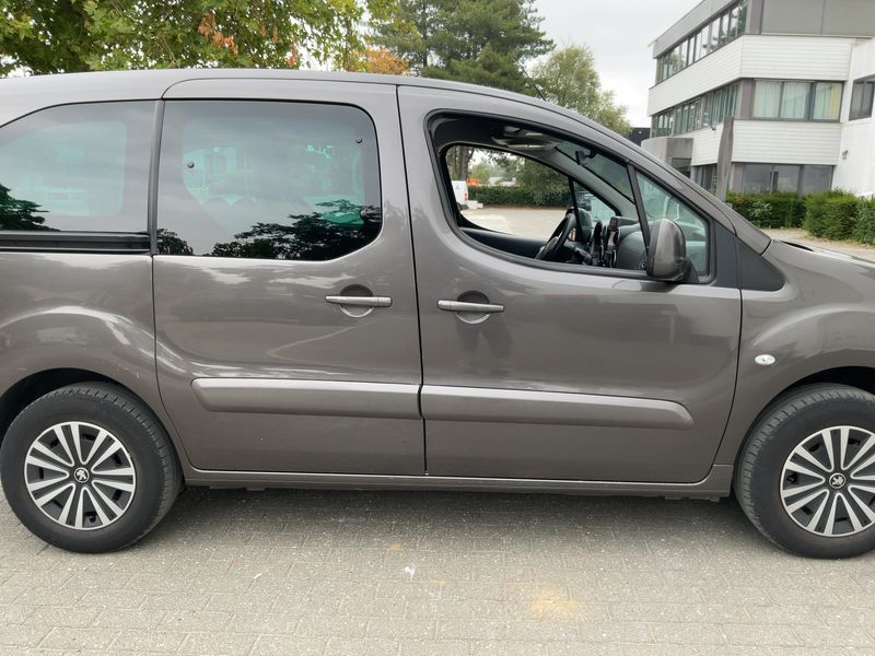 Peugeot Partner 1.2 PureTech Active — zdjęcie 7