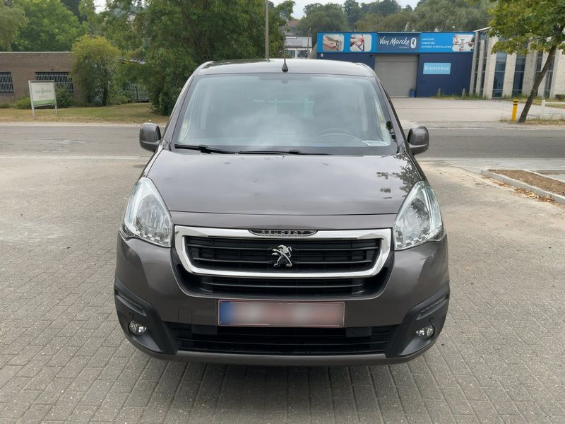 Peugeot Partner 1.2 PureTech Active — zdjęcie 9