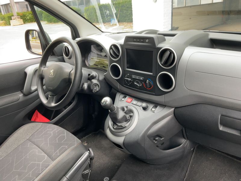 Peugeot Partner 1.2 PureTech Active — zdjęcie 12