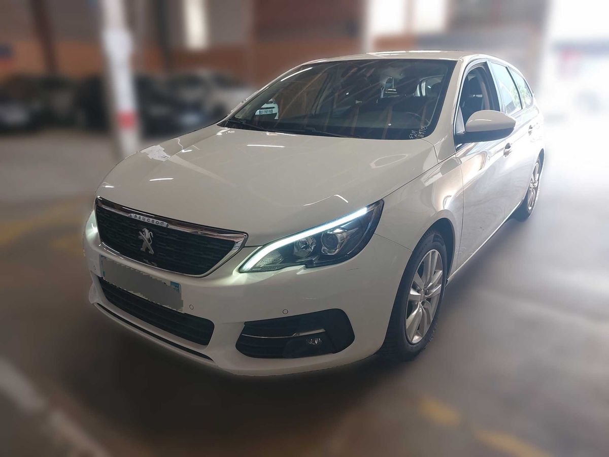 Peugeot 308 2021 — photo 1