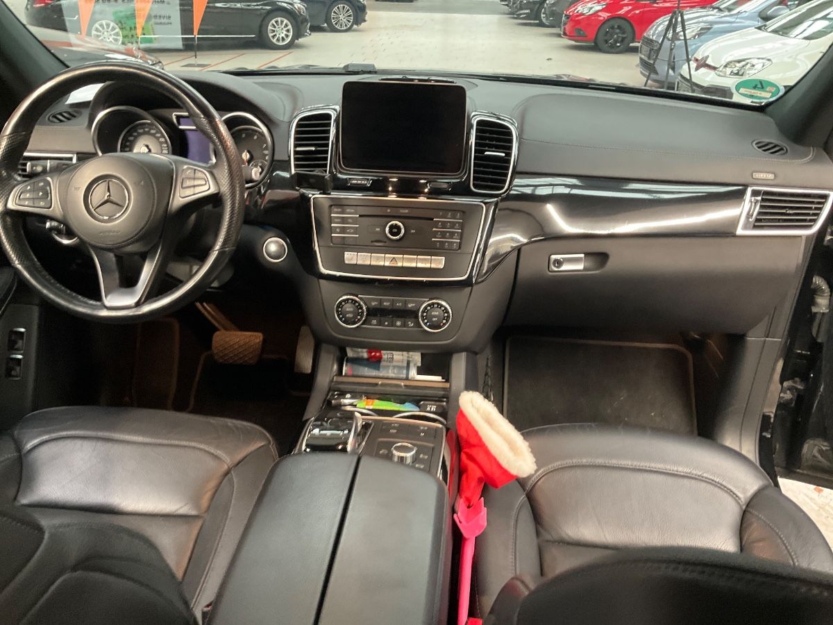 Mercedes-Benz GLS-Klasse 2018 — photo 39