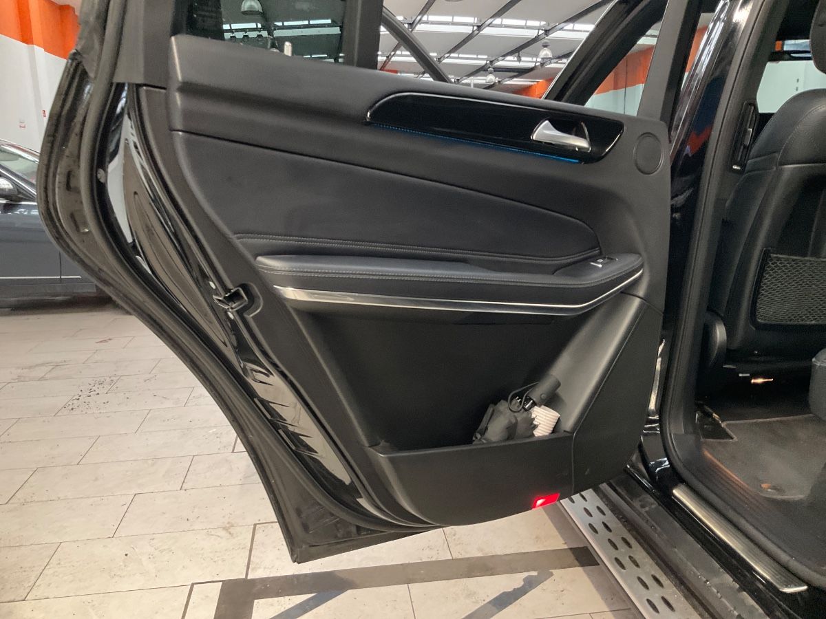 Mercedes-Benz GLS-Klasse 2018 — photo 28