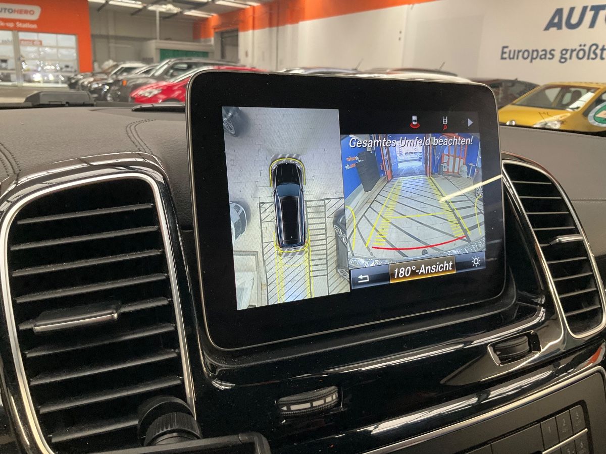 Mercedes-Benz GLS-Klasse 2018 — photo 27