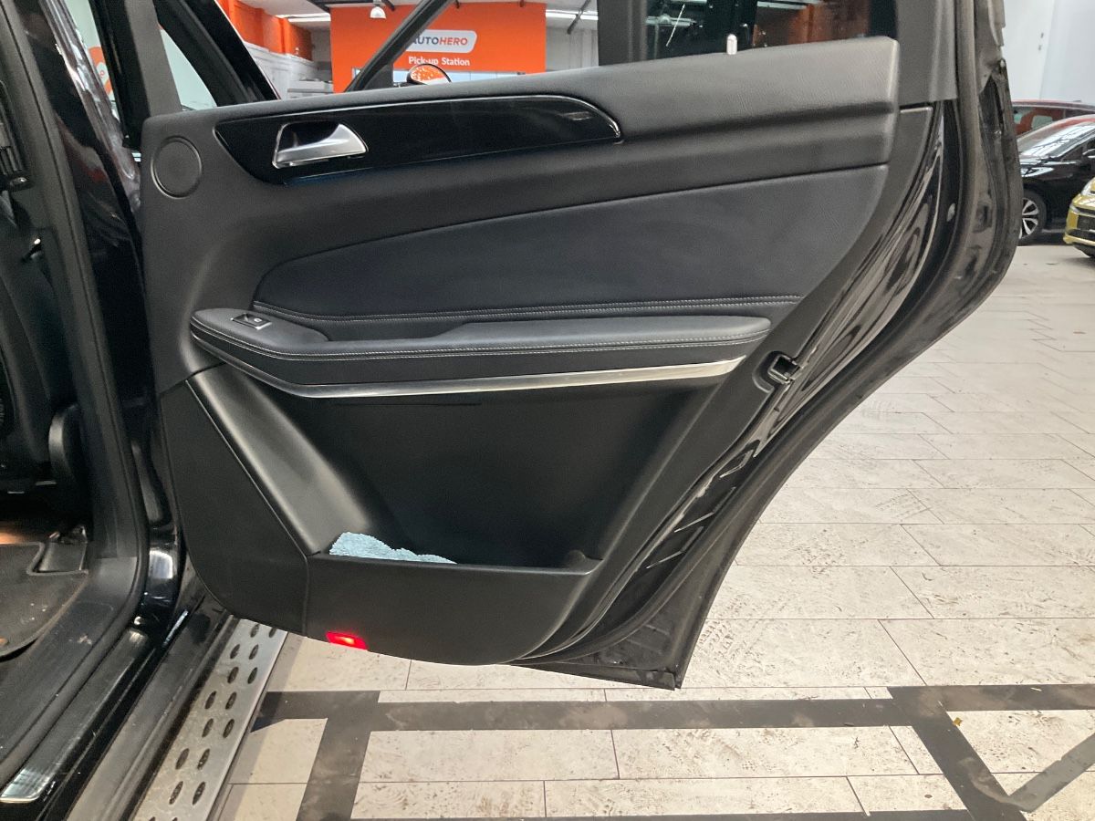Mercedes-Benz GLS-Klasse 2018 — photo 31