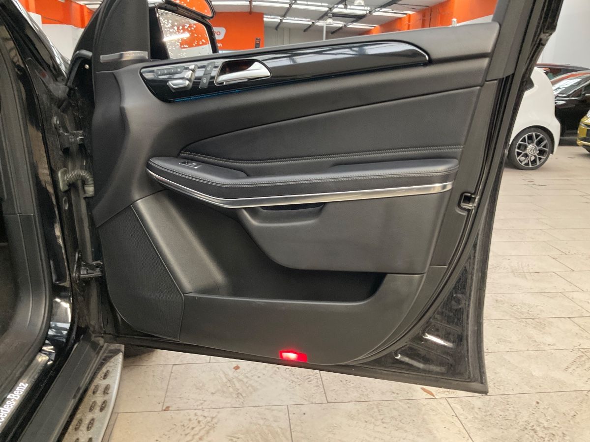 Mercedes-Benz GLS-Klasse 2018 — photo 26
