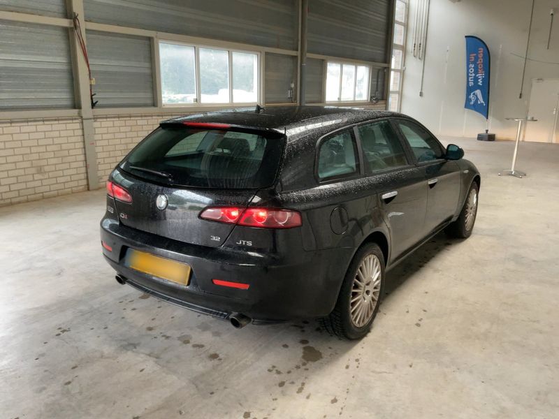Alfa Romeo Alfa 159 3.2 JTS V6 Distinctive Q4 — zdjęcie 6