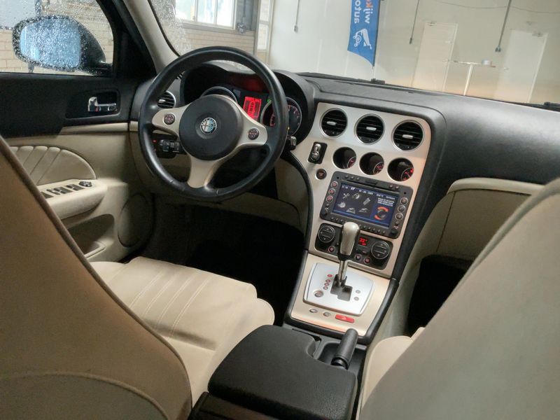Alfa Romeo Alfa 159 3.2 JTS V6 Distinctive Q4 — zdjęcie 12
