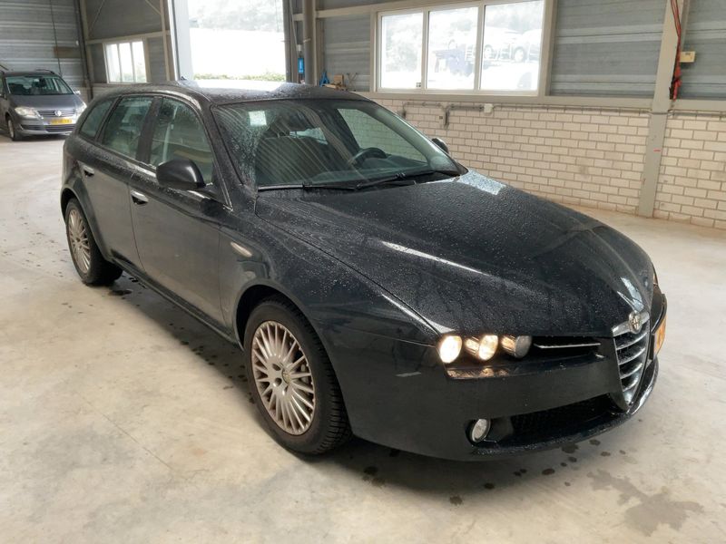 Alfa Romeo Alfa 159 3.2 JTS V6 Distinctive Q4 — zdjęcie 8