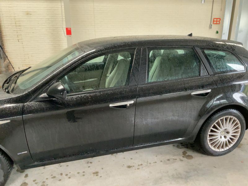 Alfa Romeo Alfa 159 3.2 JTS V6 Distinctive Q4 — zdjęcie 4