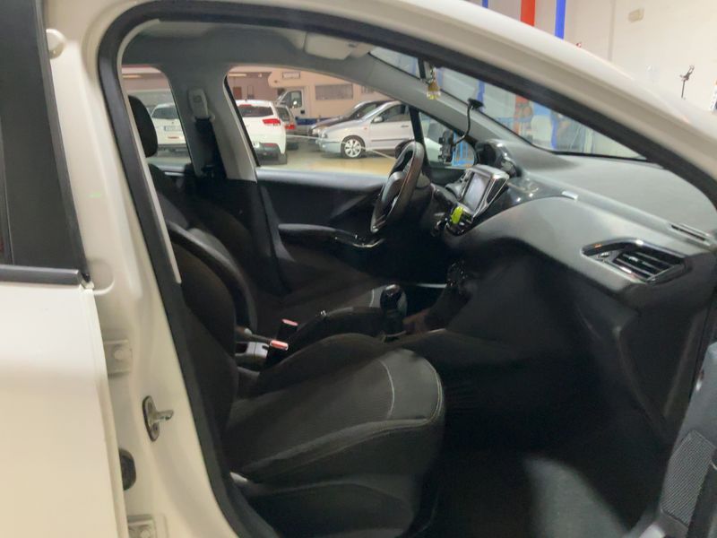 Peugeot 208 1.6 Blue-HDi Active — zdjęcie 11