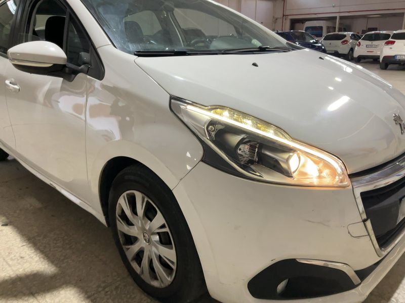 Peugeot 208 1.6 Blue-HDi Active — zdjęcie 8