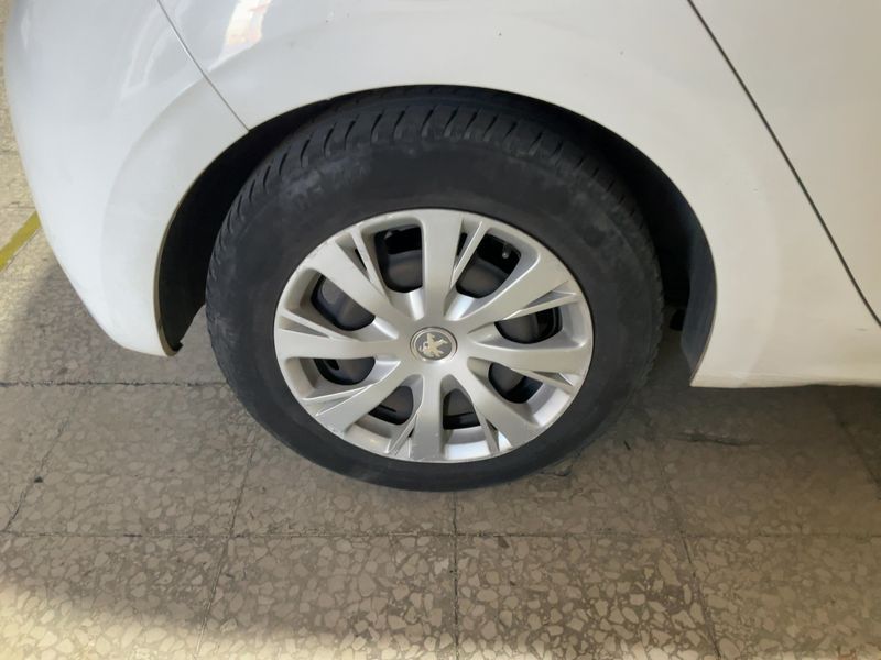 Peugeot 208 1.6 Blue-HDi Active 2017 – снимка 9