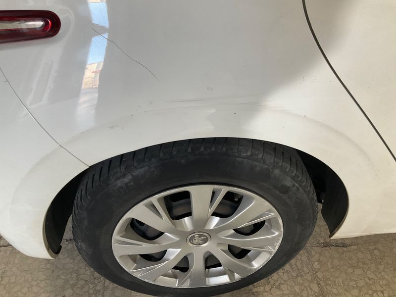 Peugeot 208 1.6 Blue-HDi Active 2017 – снимка 23