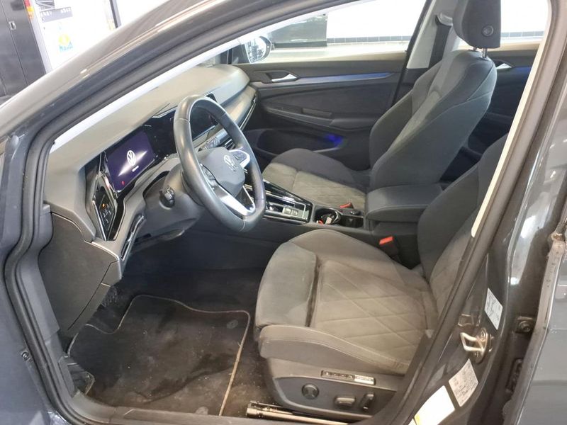 Volkswagen Golf VIII 2.0 TSI Style — zdjęcie 9