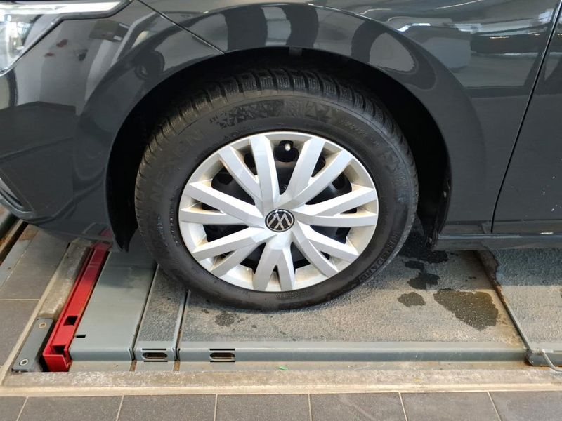 Volkswagen Golf VIII 2.0 TSI Style — zdjęcie 24