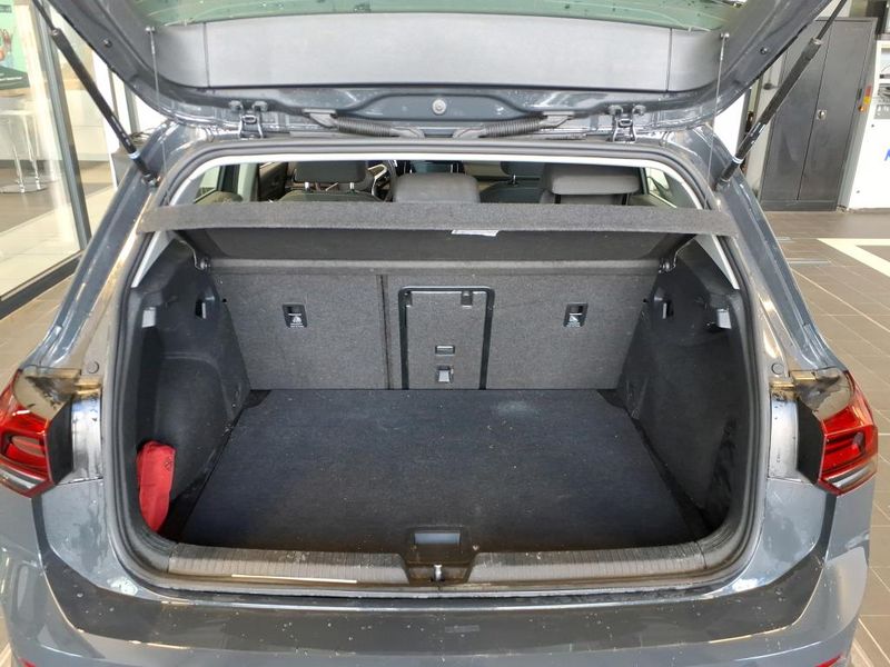 Volkswagen Golf VIII 2.0 TSI Style — zdjęcie 19