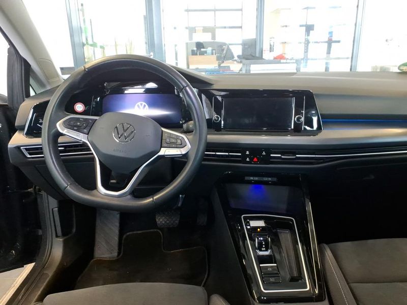 Volkswagen Golf VIII 2.0 TSI Style — zdjęcie 21