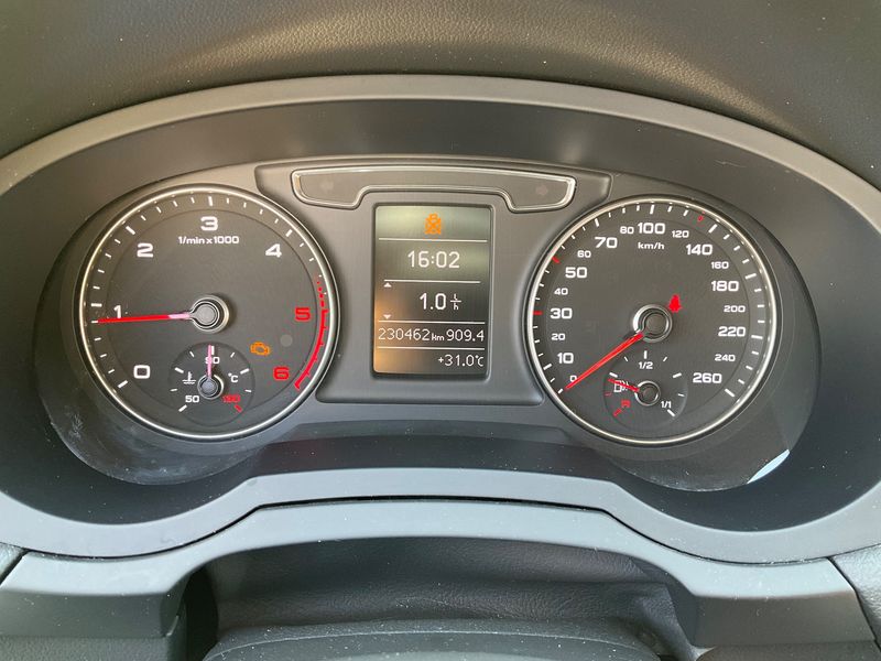 Audi Q3 2.0 TDI quattro — zdjęcie 13