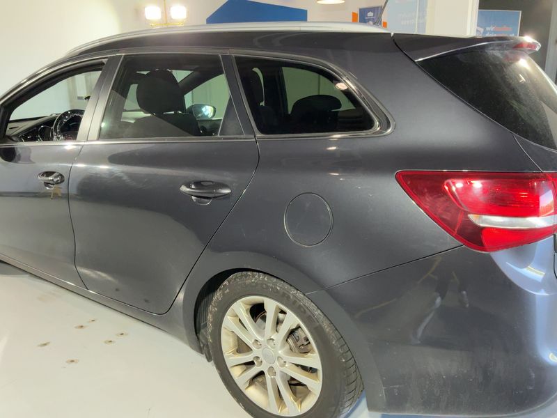 Kia cee'd 1.6 CRDi GT Line — zdjęcie 3