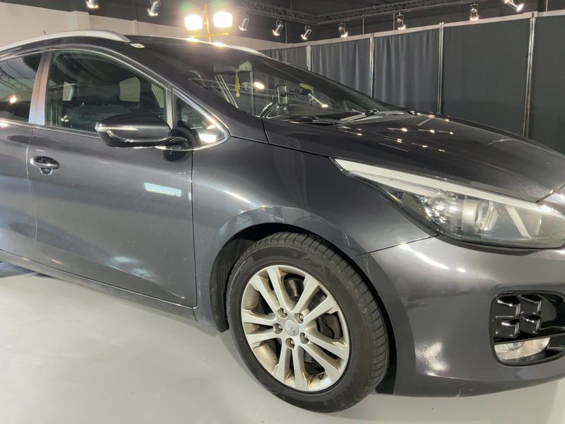 Kia cee'd 1.6 CRDi GT Line — zdjęcie 8