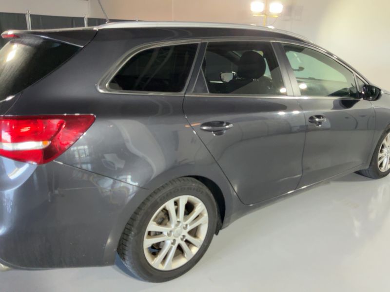 Kia cee'd 1.6 CRDi GT Line — zdjęcie 6