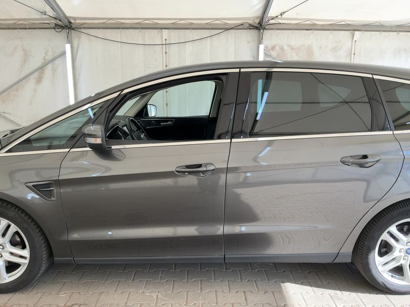 Ford S-Max 1.5 EcoBoost Titanium — zdjęcie 4
