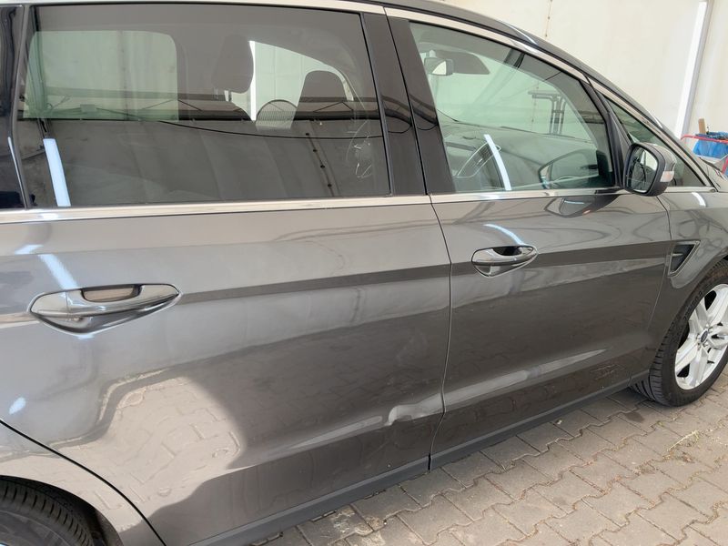 Ford S-Max 1.5 EcoBoost Titanium — zdjęcie 7