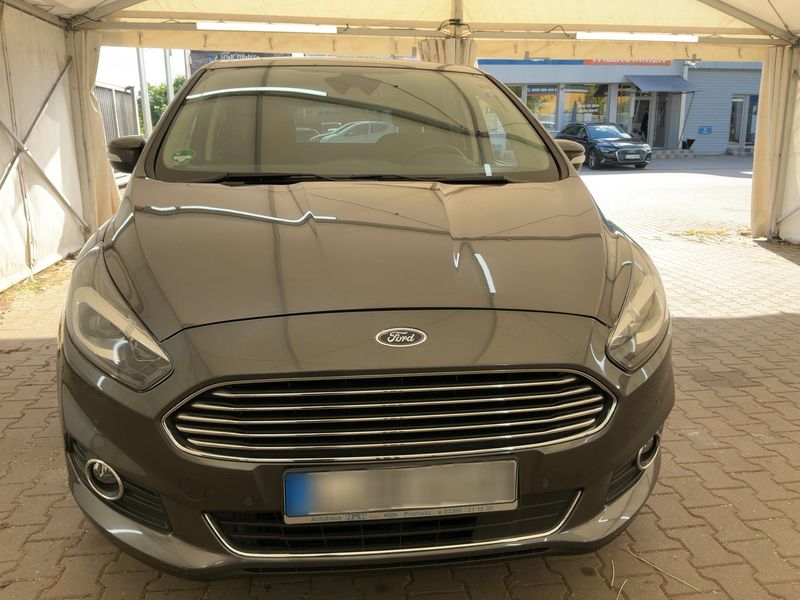 Ford S-Max 1.5 EcoBoost Titanium — zdjęcie 9