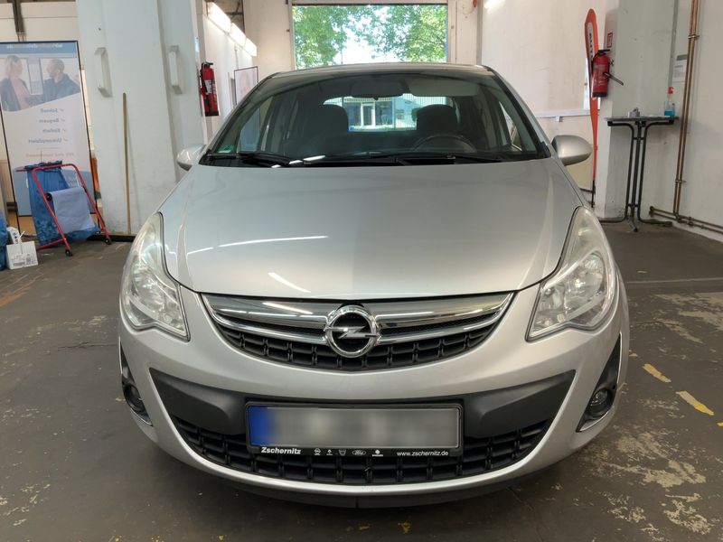 Opel Corsa 1.4 Satellite 2011 – снимка 14