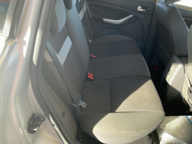 Ford Kuga 2.0 TDCi Trend — zdjęcie 14