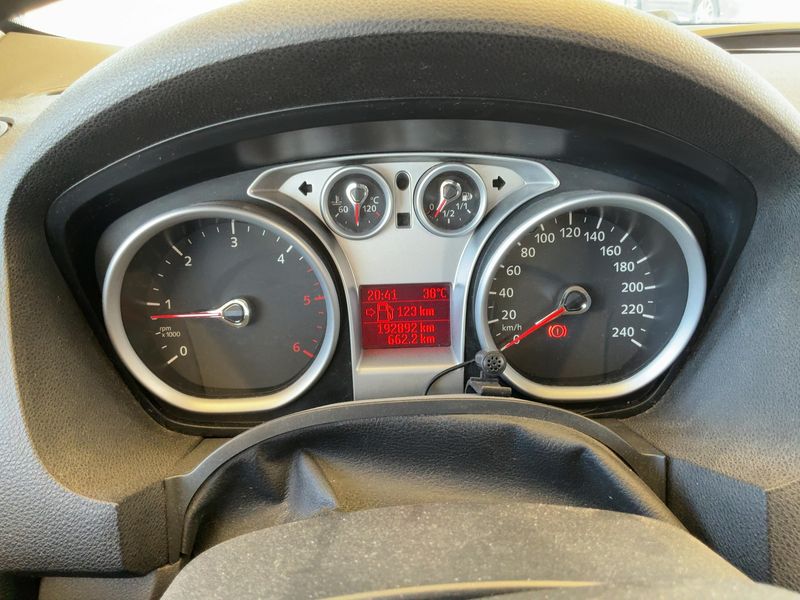 Ford Kuga 2.0 TDCi Trend — zdjęcie 13
