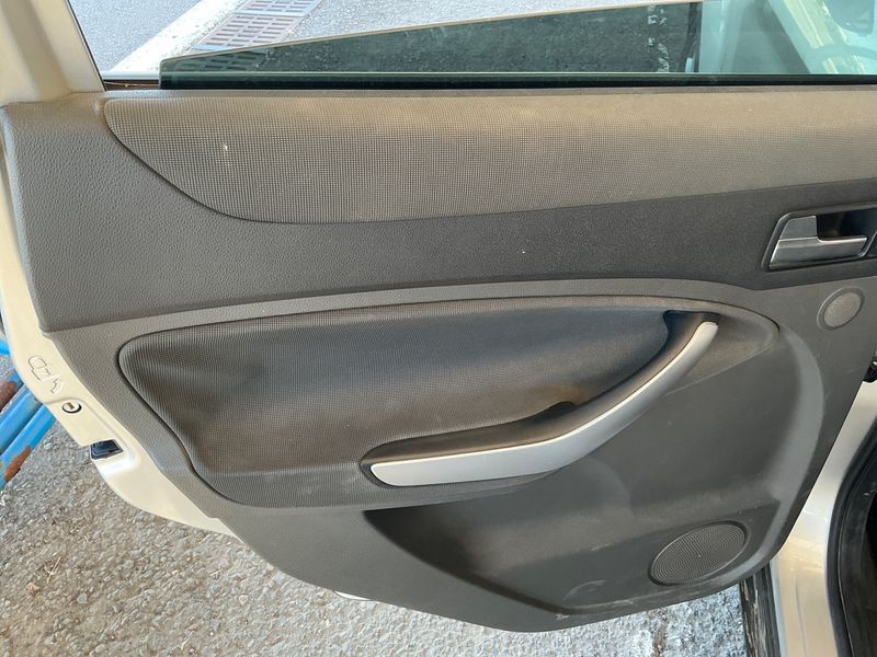 Ford Kuga 2.0 TDCi Trend 2011 – снимка 28