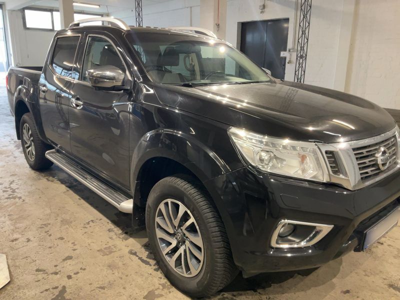 Nissan Navara Pick-up 2.5 dCi Double Cab LE 4x4 — zdjęcie 8