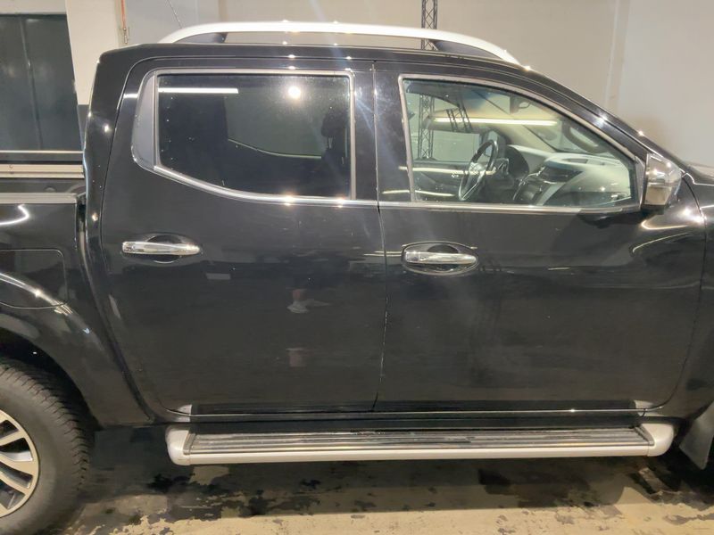 Nissan Navara Pick-up 2.5 dCi Double Cab LE 4x4 — zdjęcie 7