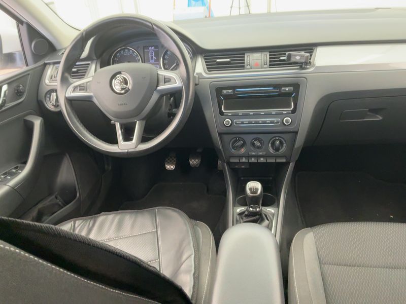 Skoda Rapid Spaceback 1.6 TDI Ambition — zdjęcie 12