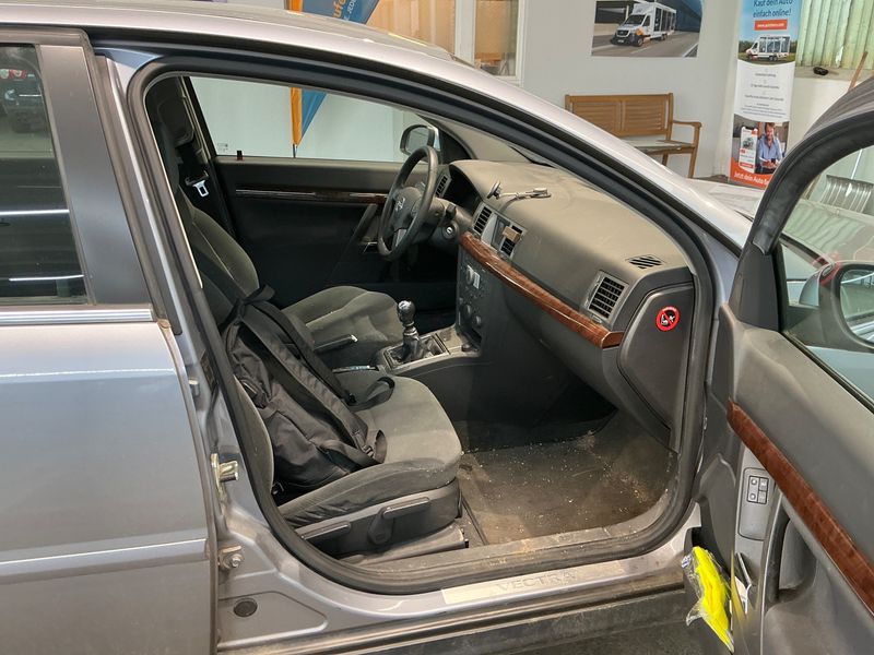 Opel Vectra 2.2 Elegance — zdjęcie 3