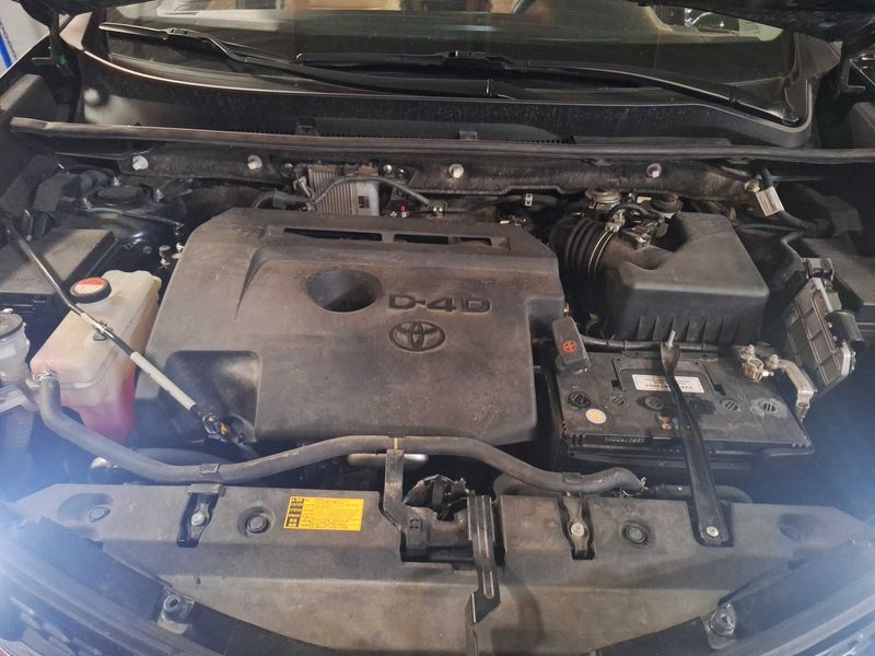 Toyota RAV 4 2.0 D-4D Life — zdjęcie 8