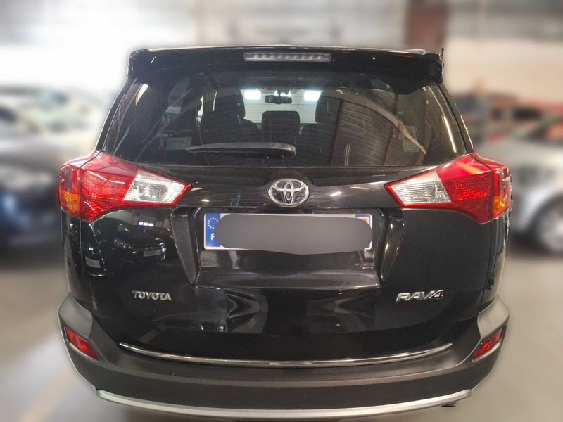 Toyota RAV 4 2.0 D-4D Life — zdjęcie 4