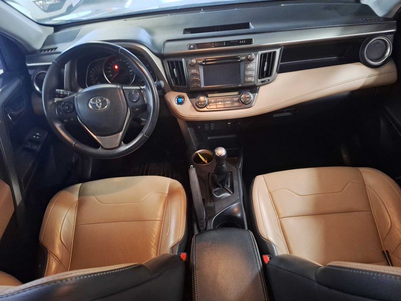 Toyota RAV 4 2.0 D-4D Life — zdjęcie 11