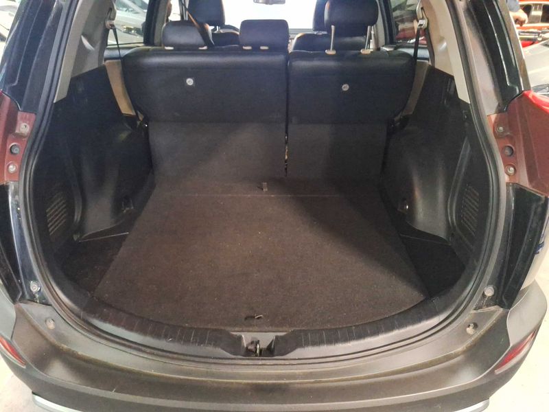 Toyota RAV 4 2.0 D-4D Life — zdjęcie 9
