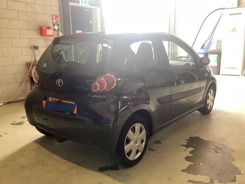 Toyota Aygo 1.0 City — zdjęcie 2