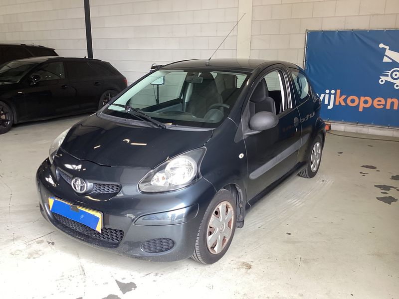 Toyota Aygo 1.0 City — zdjęcie 1