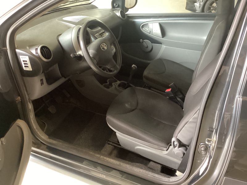 Toyota Aygo 1.0 City — zdjęcie 3