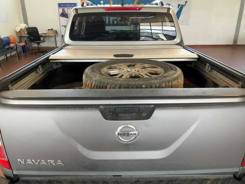 Nissan Navara NP-300 2.3 dCi N-Guard Double Cab 4x4 — zdjęcie 10