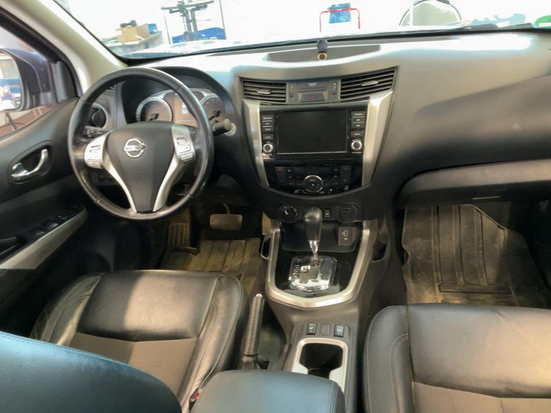 Nissan Navara NP-300 2.3 dCi N-Guard Double Cab 4x4 — zdjęcie 12