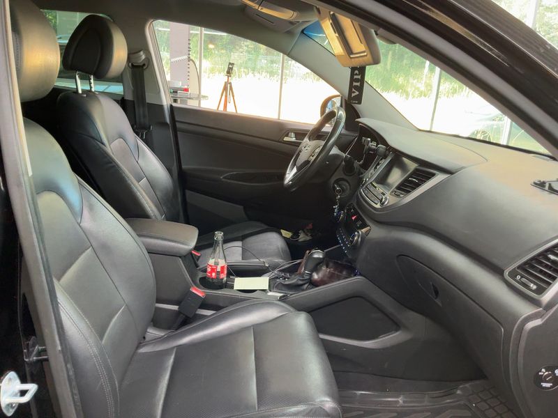 Hyundai Tucson 1.6 TGDI Premium 2WD — zdjęcie 11